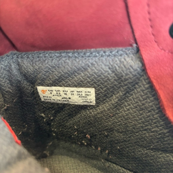 Timberland Waterproof Boots, Size 6 - Picture 9 of 11